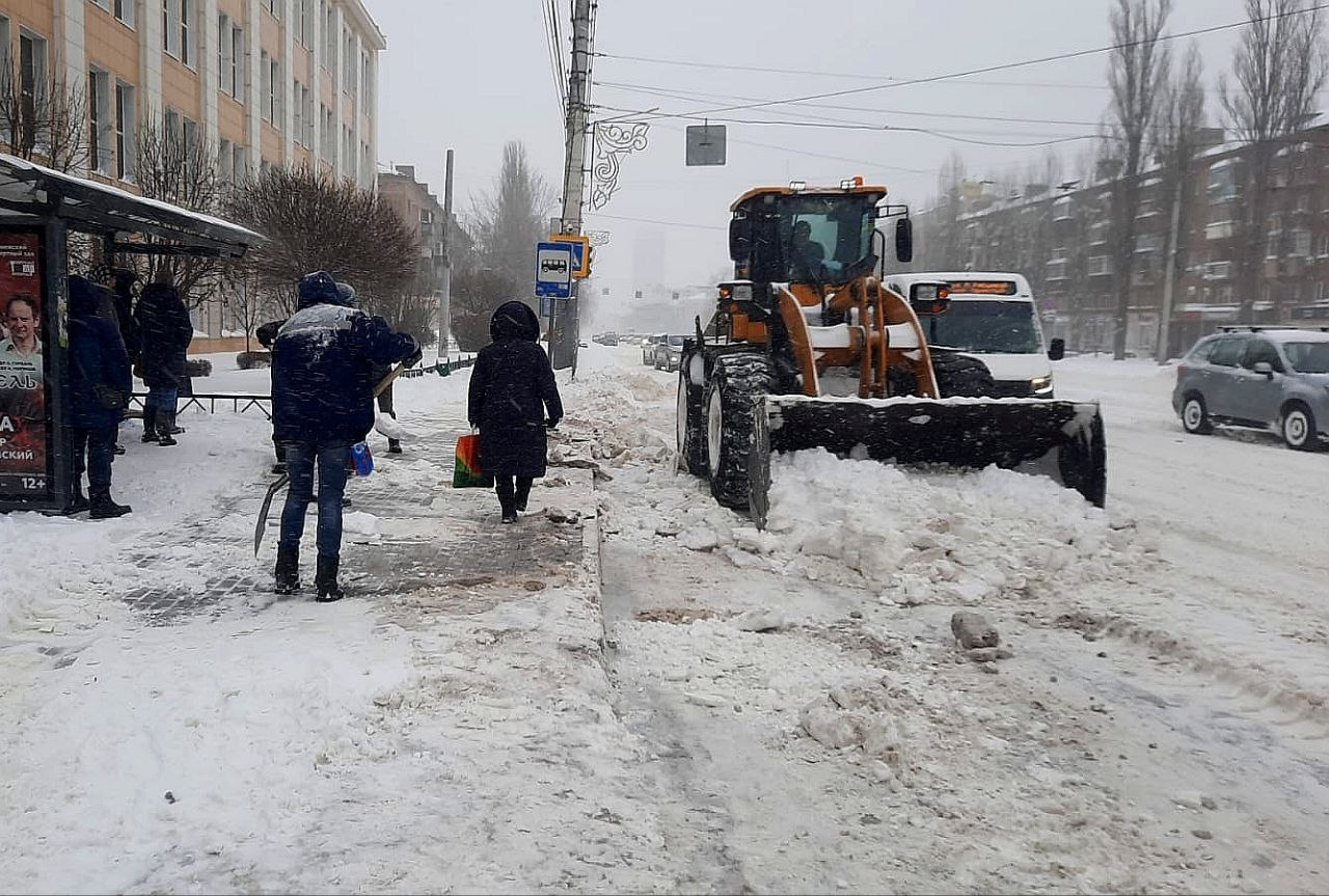 Снежный коллапс: в Воронеже депутат предложил уйти на удаленку до окончания  снегопадов : «Пятая власть»